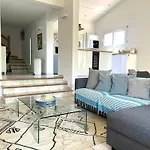 Spacieuse Avec Piscine Privative A - Fr-1-251-867 *