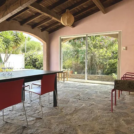 Spacieuse Avec Piscine Privative A *