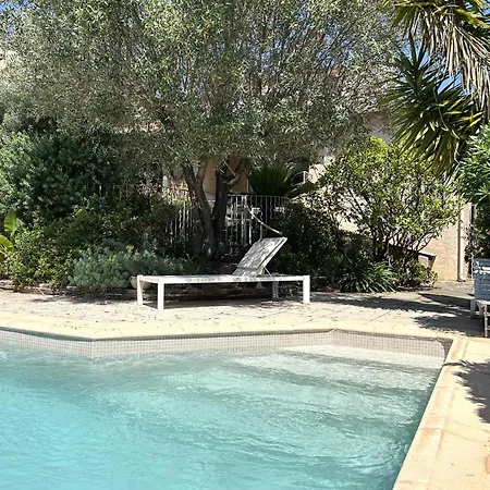 Spacieuse Avec Piscine Privative A Bormes-les-Mimosas